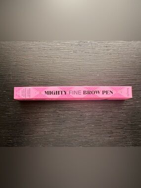 Benefit Mighty Fine Brow Pen - Bright Pink Packaging